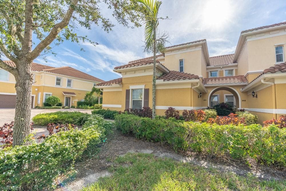 10311 Glastonbury CIR 201 FORT MYERS, FL 33913