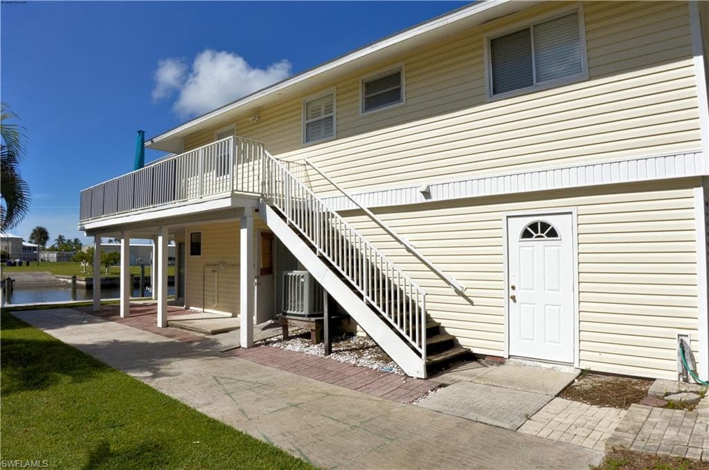 4 Pepita ST FORT MYERS BEACH, FL 33931
