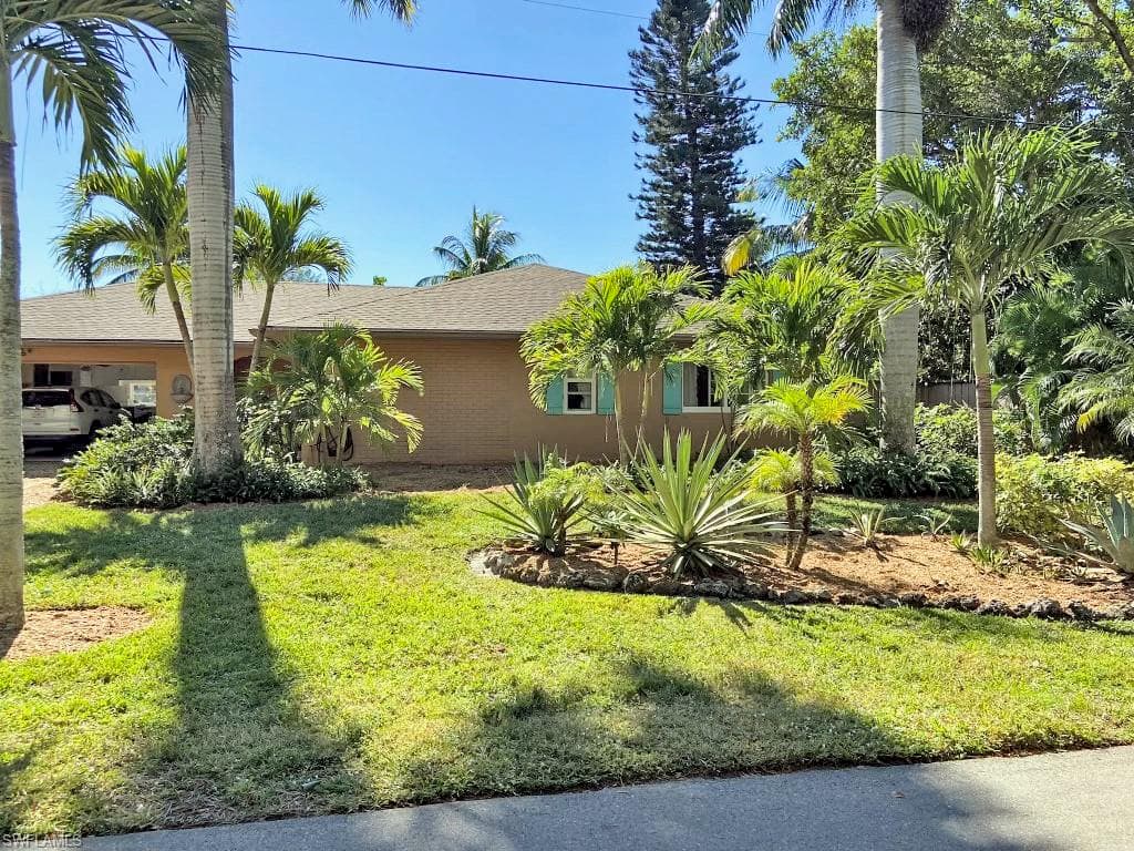 303 Palm Lake DR SANIBEL, FL 33957