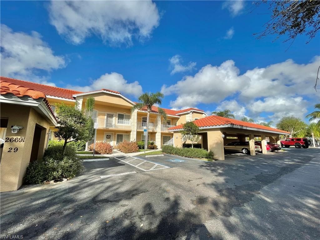 26691 Rosewood Pointe DR 204 BONITA SPRINGS, FL 34135