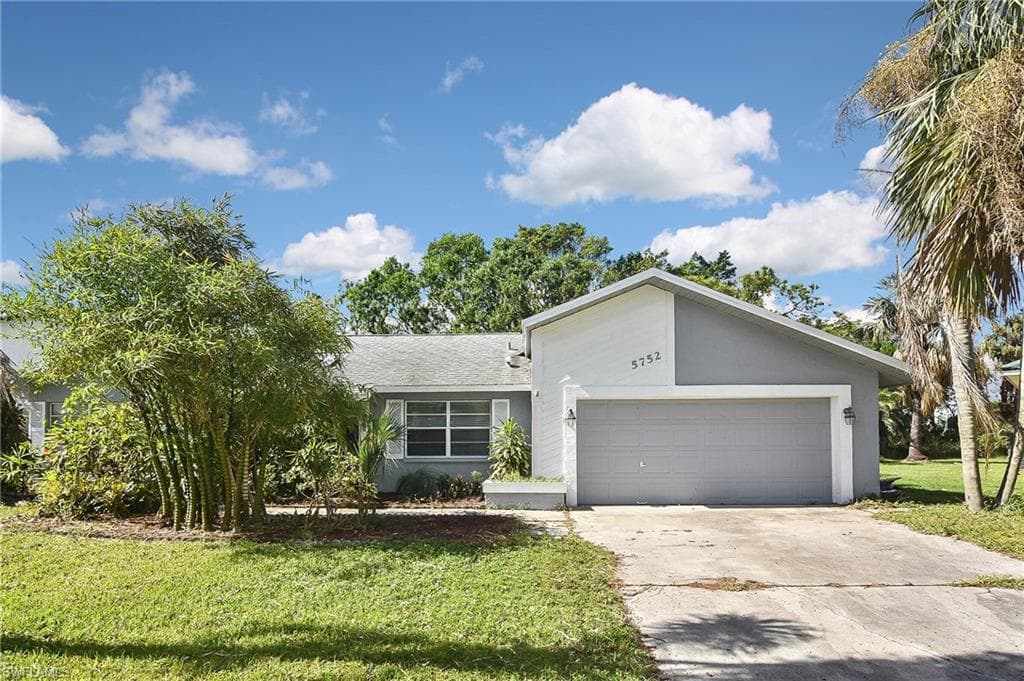 5752 Inverness CIR NORTH FORT MYERS, FL 33903