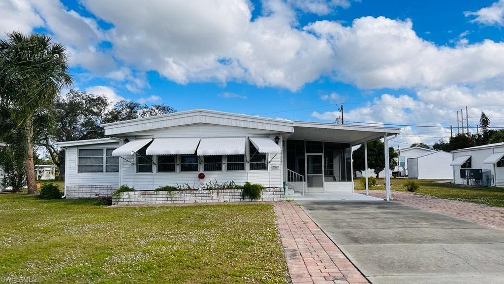 27367 Valois DR BONITA SPRINGS, FL 34135