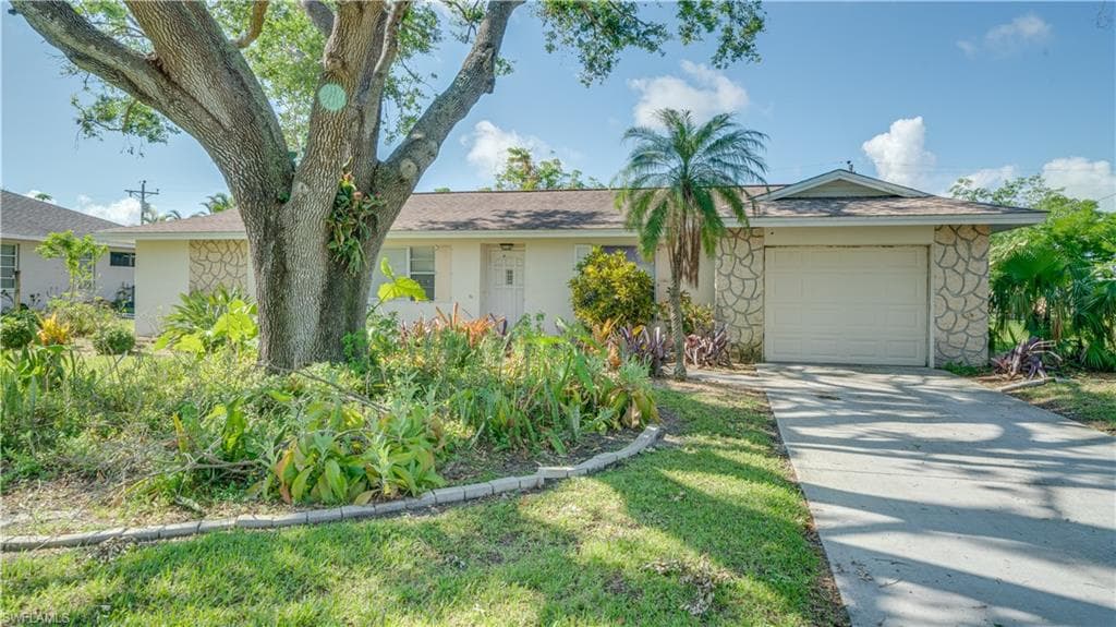 3832 SE 2nd PL CAPE CORAL, FL 33904