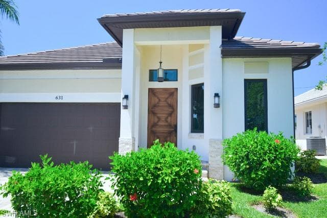 631 100th AVE N NAPLES, FL 34108