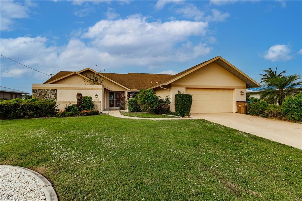 3818 SE 1st PL CAPE CORAL, FL 33904
