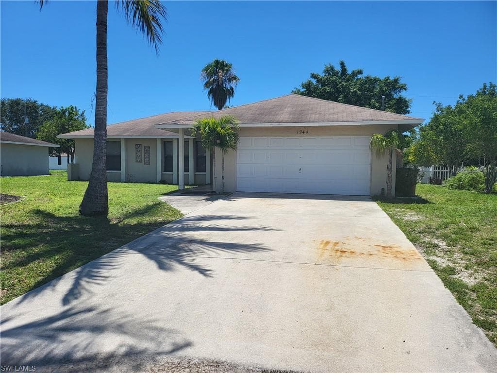 1944 Country Club BLVD CAPE CORAL, FL 33990