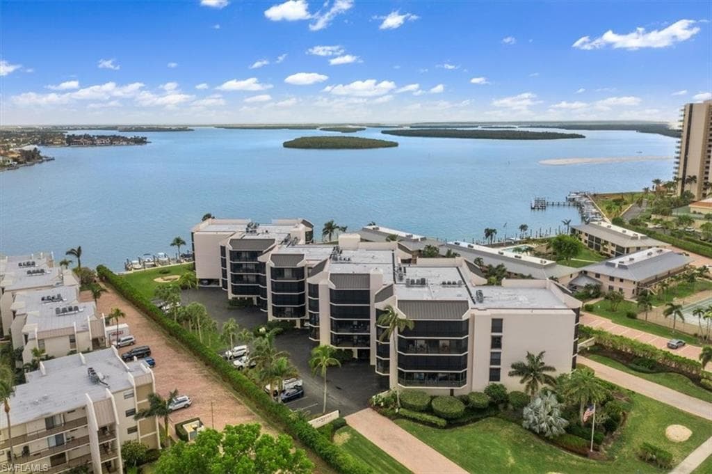 961 Collier CT 306 MARCO ISLAND, FL 34145
