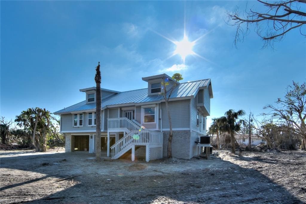 215 Robinwood CIR SANIBEL, FL 33957