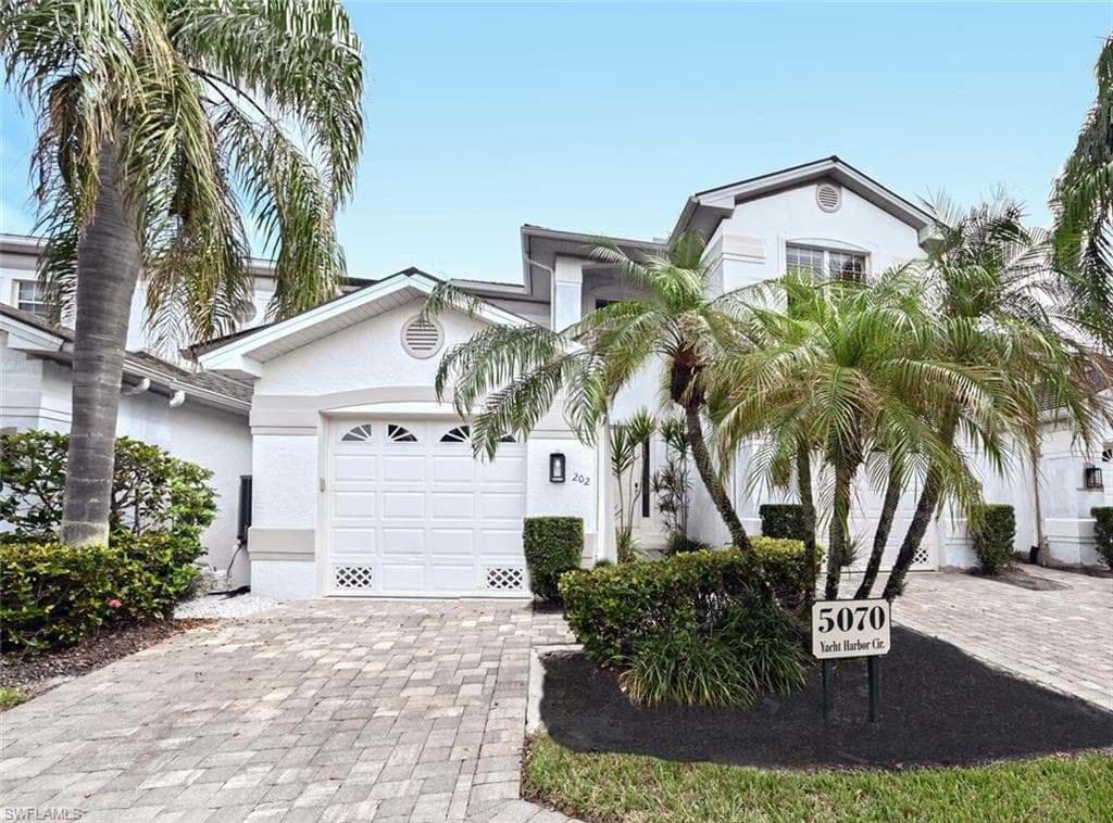 5070 Yacht Harbor CIR 9-202 NAPLES, FL 34112