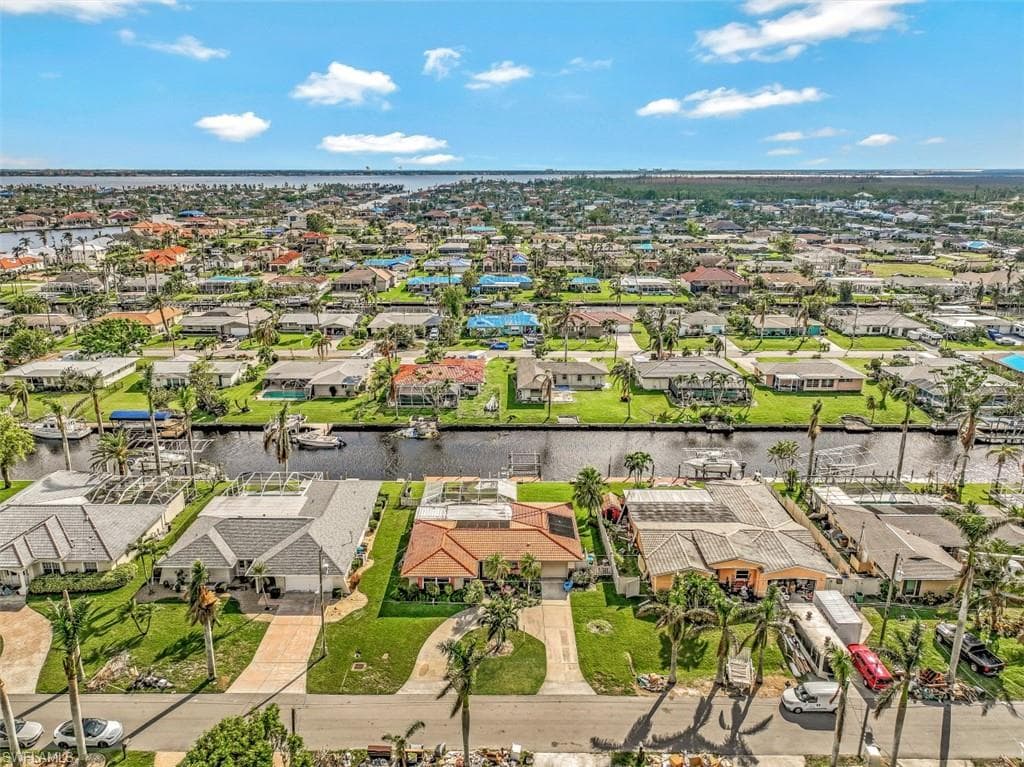 138 SW 51st TER CAPE CORAL, FL 33914