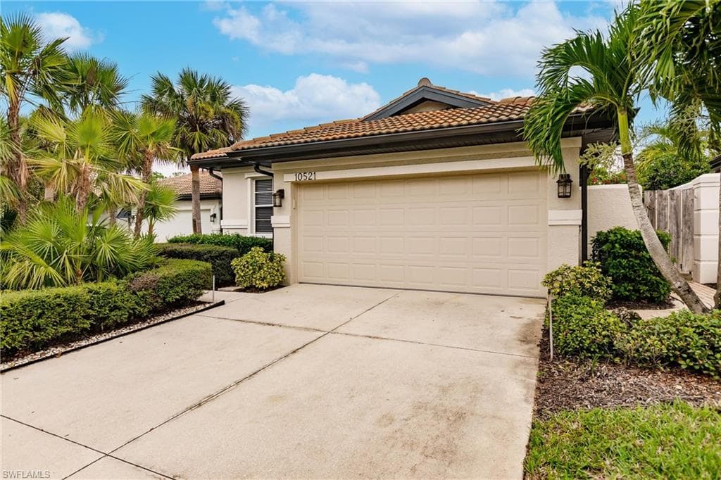 10521 Avila CIR E FORT MYERS, FL 33913