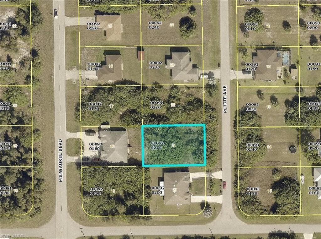 468-470 Petite AVE LEHIGH ACRES, FL 33974