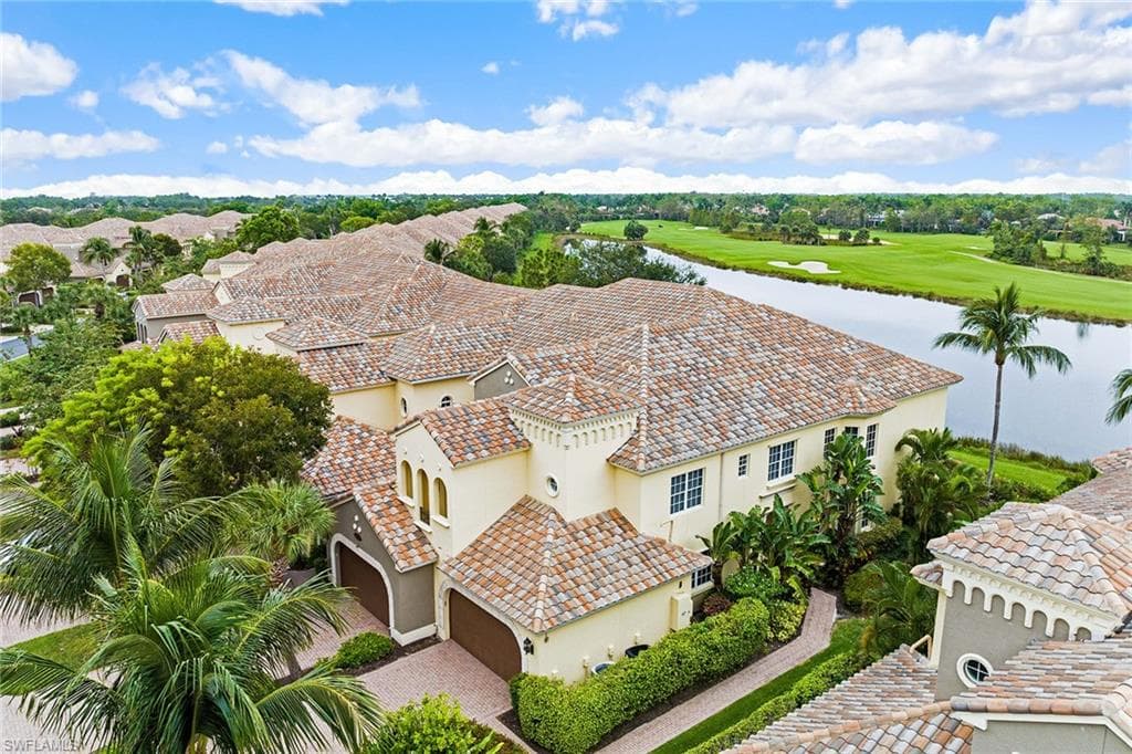 3705 Montreux LN 104 NAPLES, FL 34114