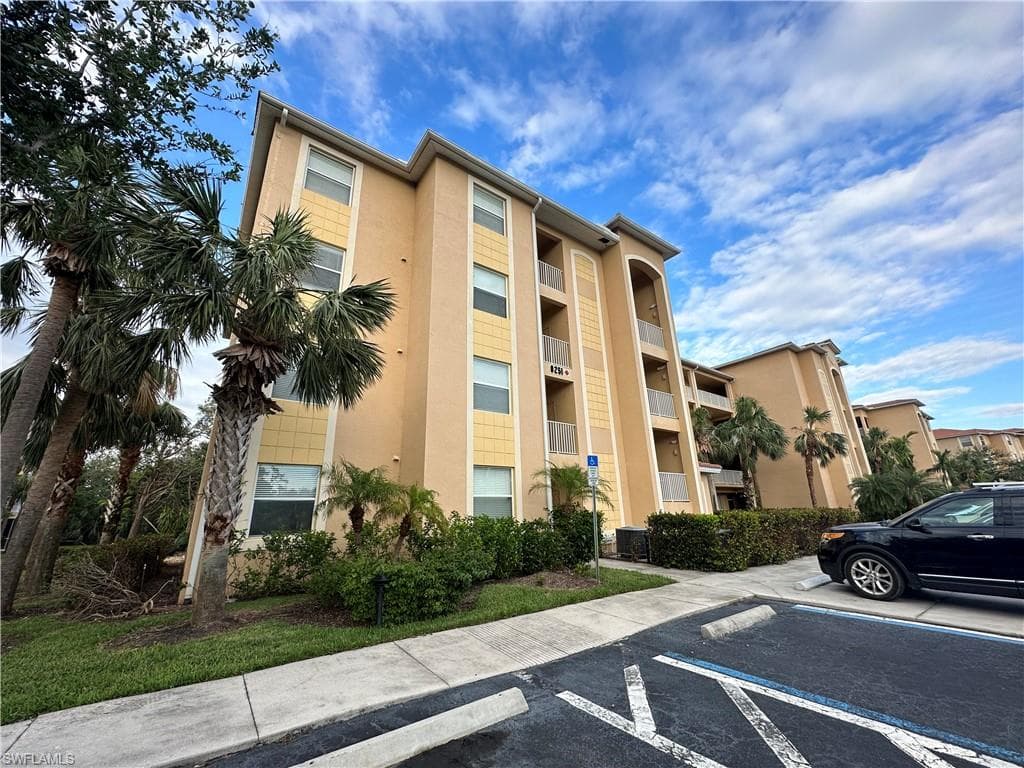 8251 Pathfinder LOOP 615 FORT MYERS, FL 33919