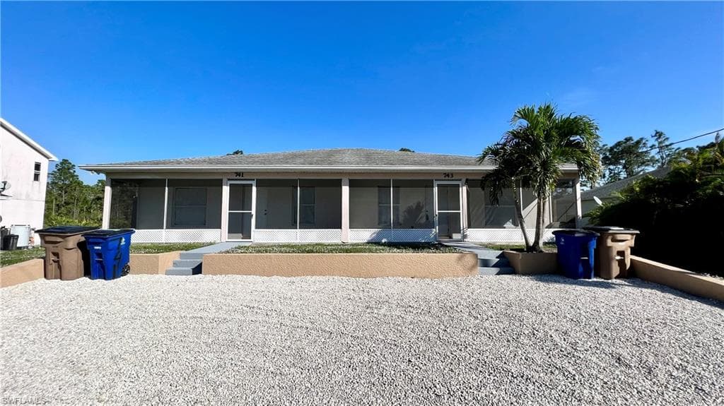 741-743 Bedford DR LEHIGH ACRES, FL 33974