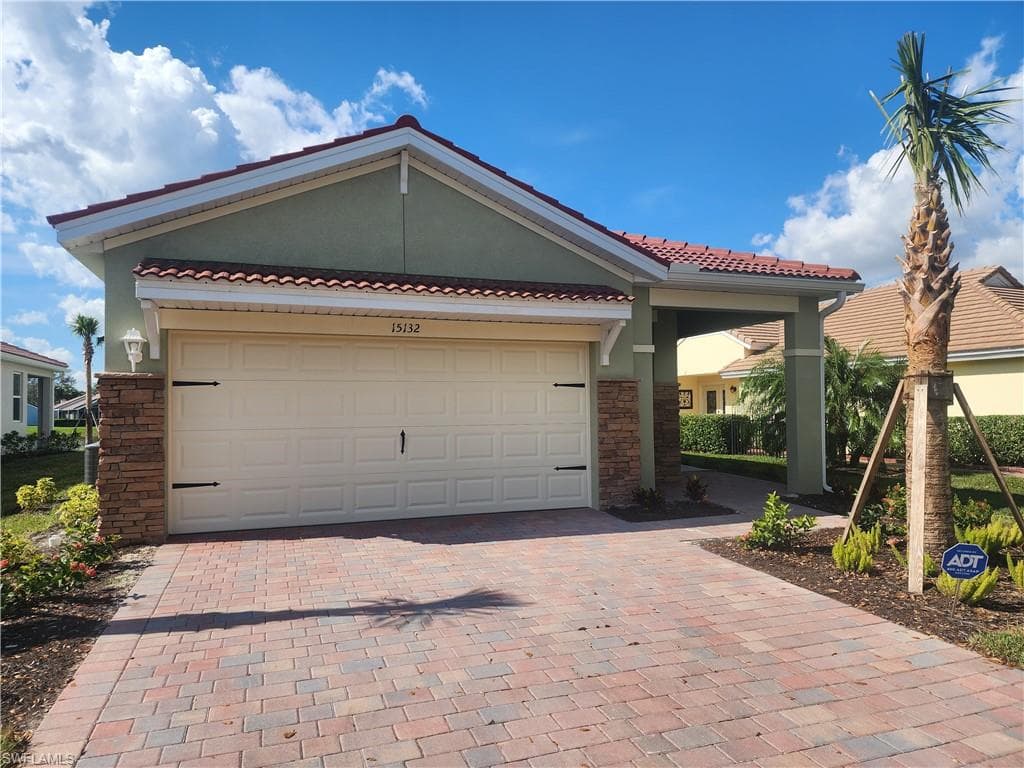 15132 Ligustrum LN ALVA, FL 33920