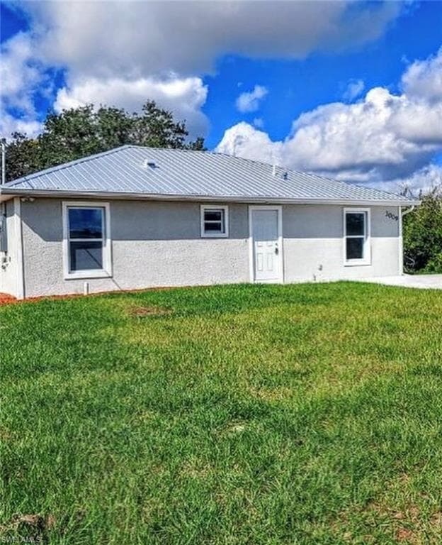 1051 Saturn LOOP LABELLE, FL 33935