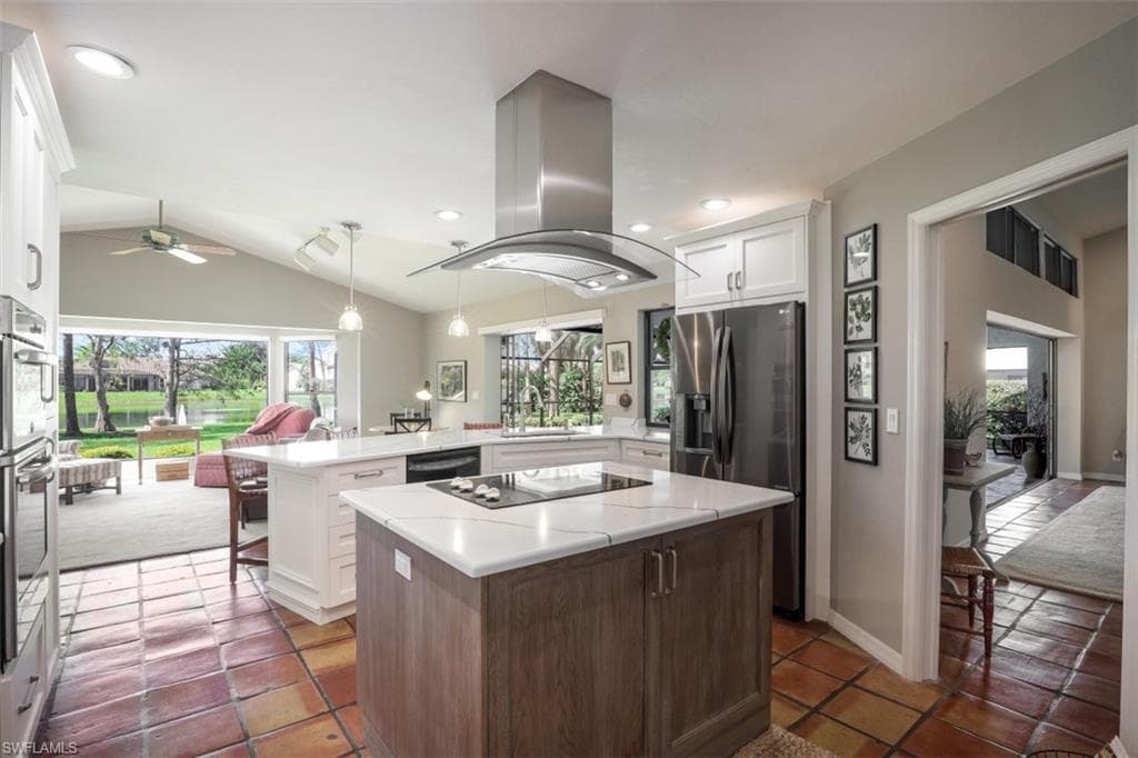 381 Henley DR NAPLES, FL 34104