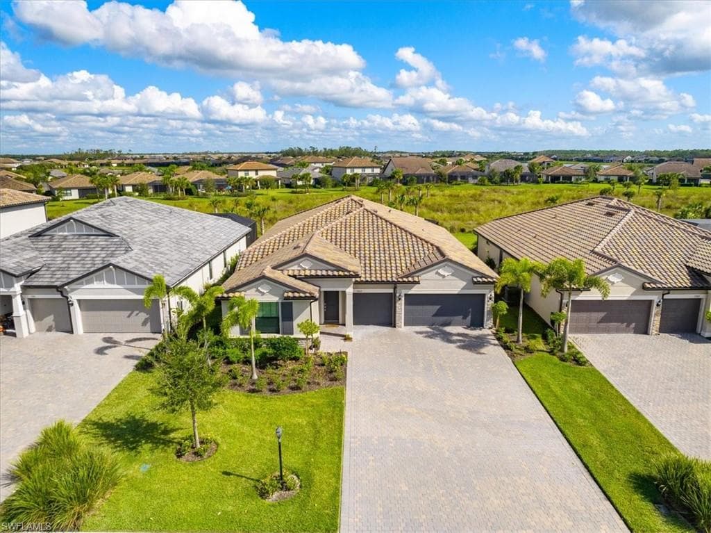 17207 Ashcomb WAY ESTERO, FL 33928