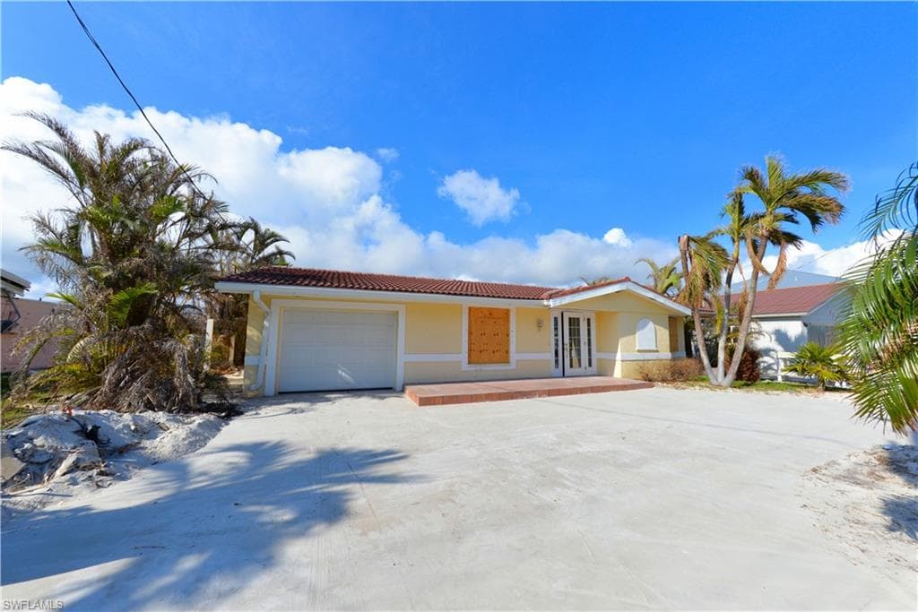 105 Albatross ST FORT MYERS BEACH, FL 33931