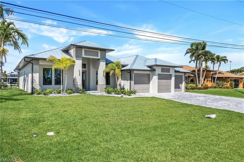 2113 SW 45th TER CAPE CORAL, FL 33914
