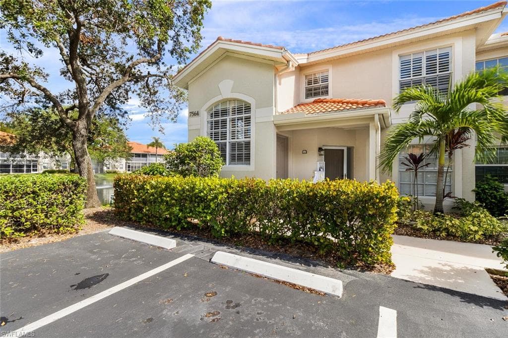 7564 Silver Trumpet LN U-201 NAPLES, FL 34109