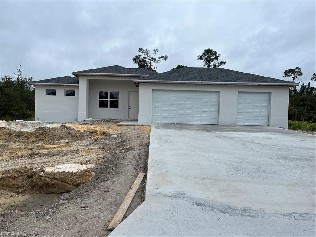 912 Glenn AVE LEHIGH ACRES, FL 33972