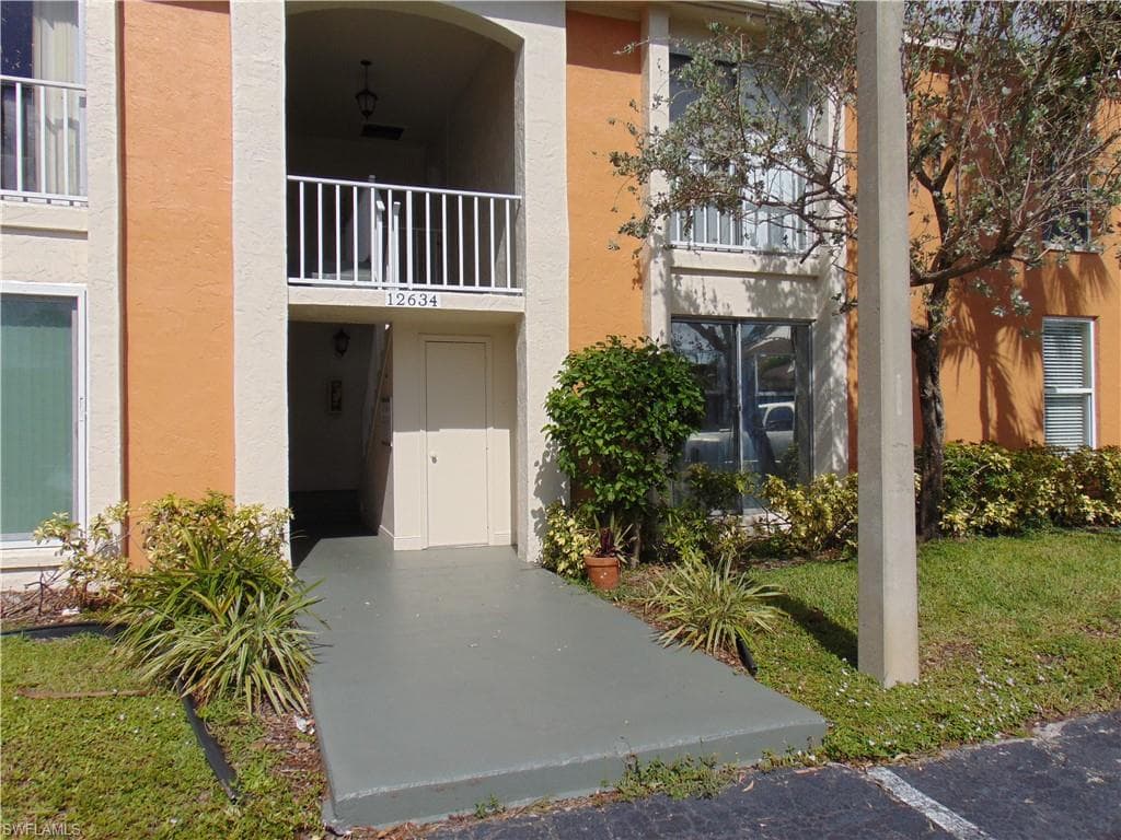 12634 Kenwood LN B FORT MYERS, FL 33907