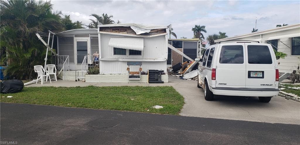 206 Derwent BLVD FORT MYERS, FL 33908