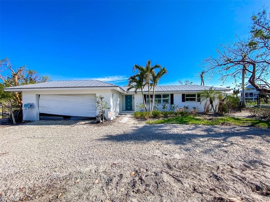 852 Lindgren BLVD SANIBEL, FL 33957