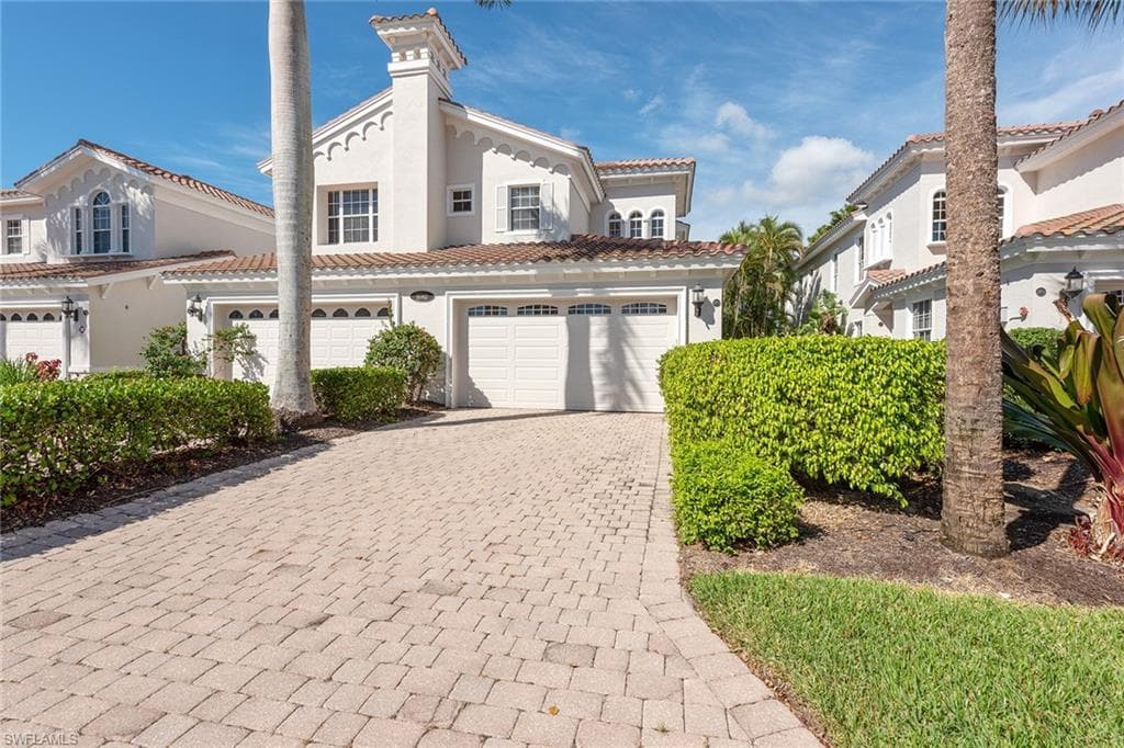 9082 Cascada WAY 202 NAPLES, FL 34114