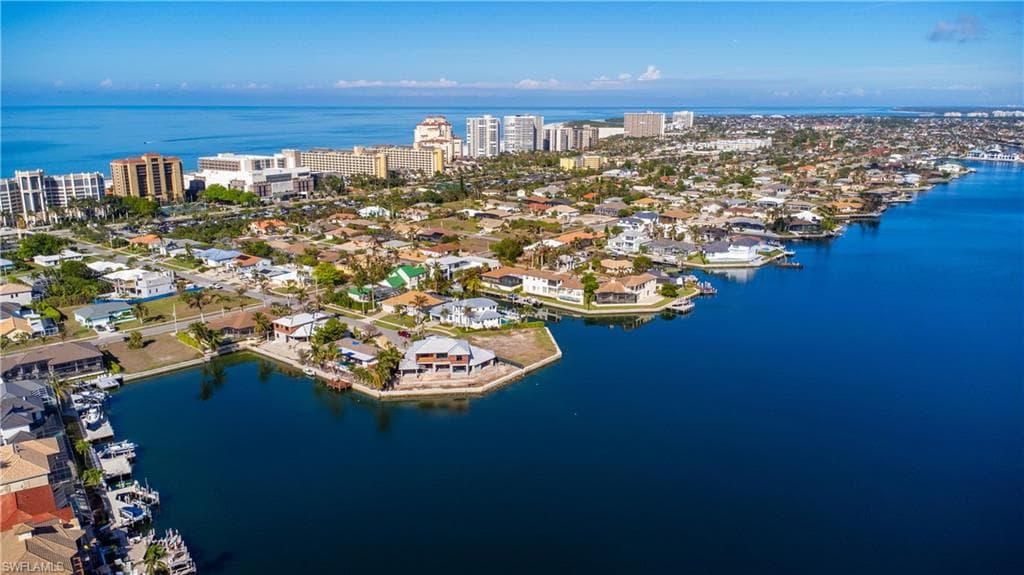 475 Landmark ST MARCO ISLAND, FL 34145