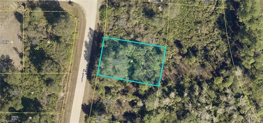 1874 Latham DR LEHIGH ACRES, FL 33972