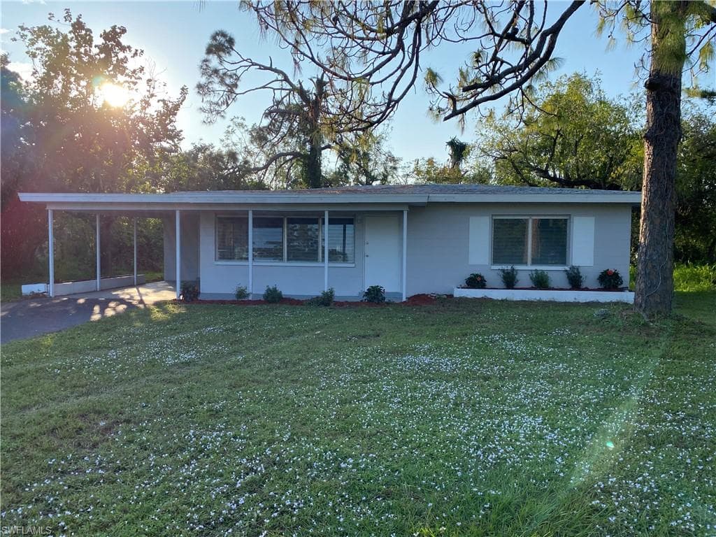 103 Clayton AVE LEHIGH ACRES, FL 33936