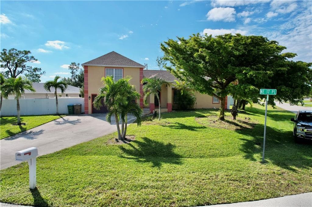 432 NE 17th PL CAPE CORAL, FL 33909