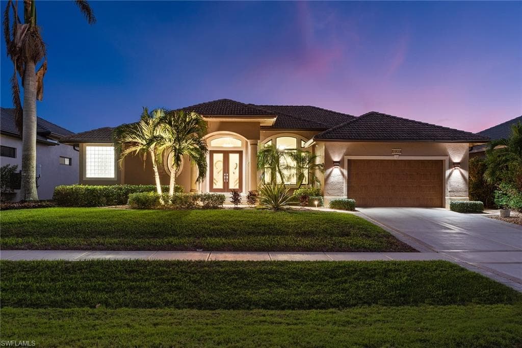 931 Olive CT MARCO ISLAND, FL 34145