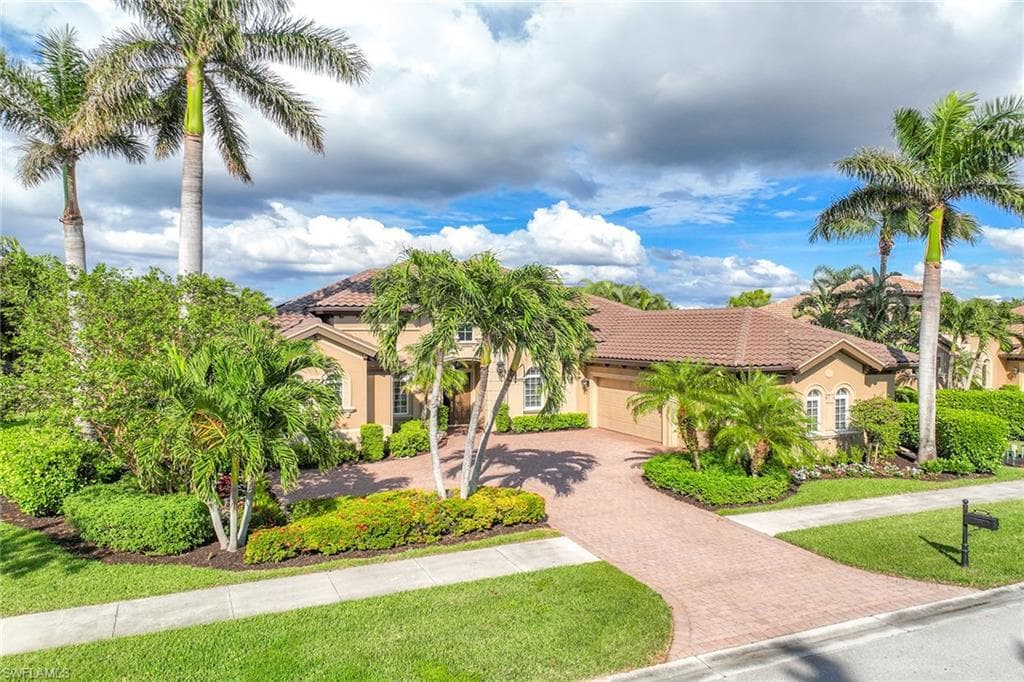 8871 Shenendoah CIR NAPLES, FL 34113