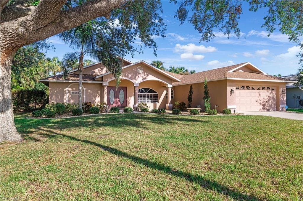 7800 Woodland Bend CIR FORT MYERS, FL 33912