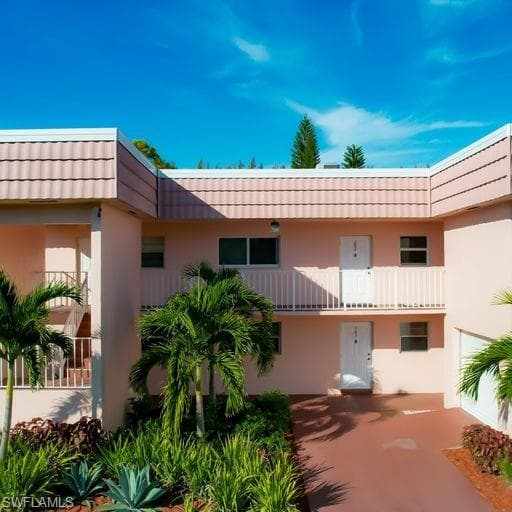 101 Forest Lakes BLVD A-102 NAPLES, FL 34105