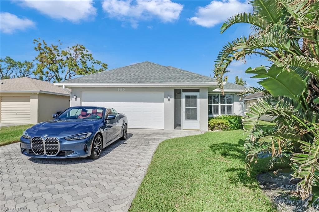 559 107th AVE N NAPLES, FL 34108