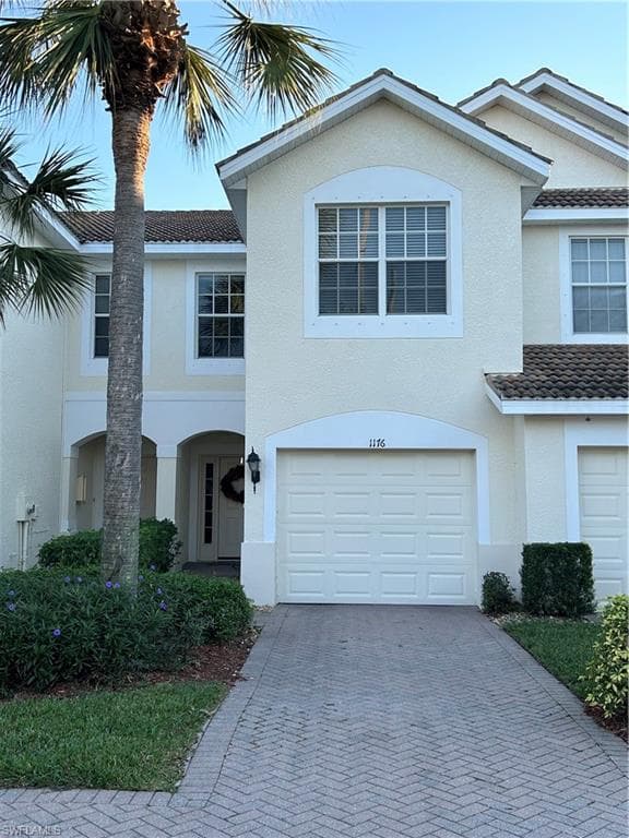 1176 Oxford LN 26 NAPLES, FL 34105