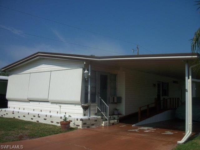 688 Dream LN NORTH FORT MYERS, FL 33917