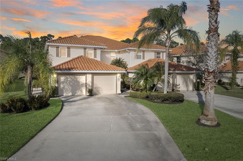 357 Robin Hood CIR 101 NAPLES, FL 34104