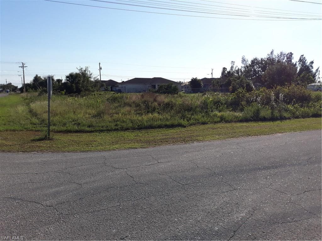 2701 44th ST SW LEHIGH ACRES, FL 33976