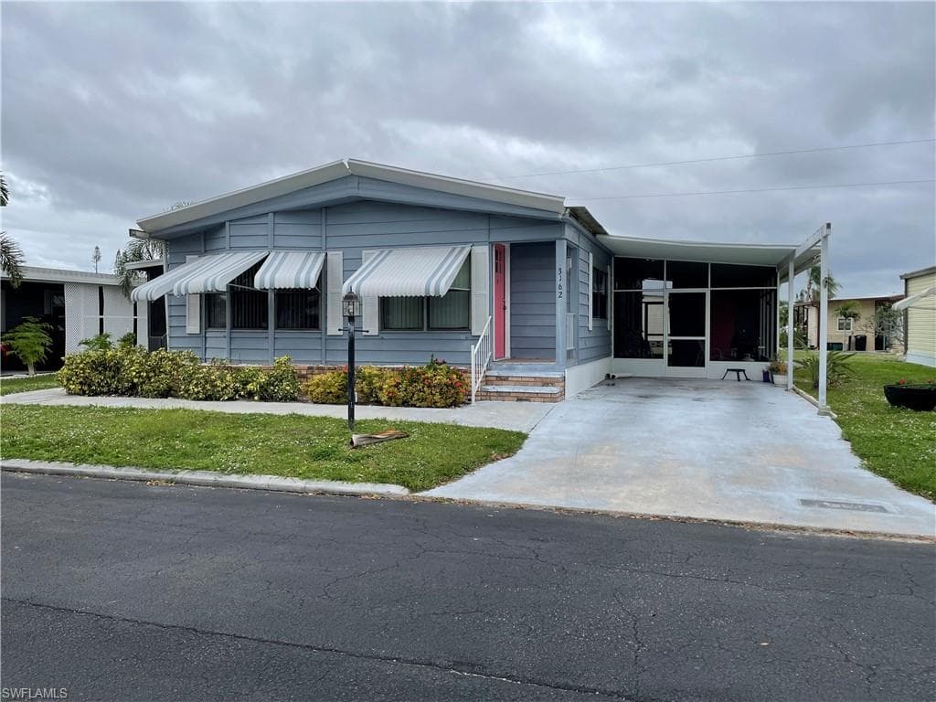 3162 Running Deer DR NORTH FORT MYERS, FL 33917