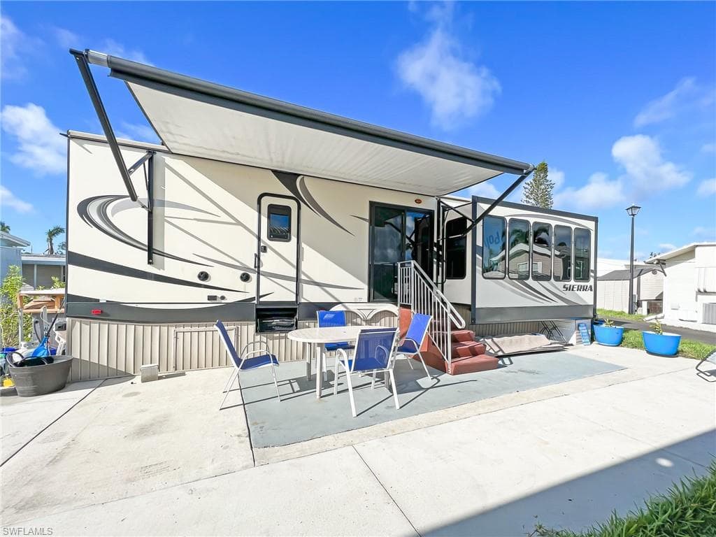11761 Cardiff DR FORT MYERS, FL 33908