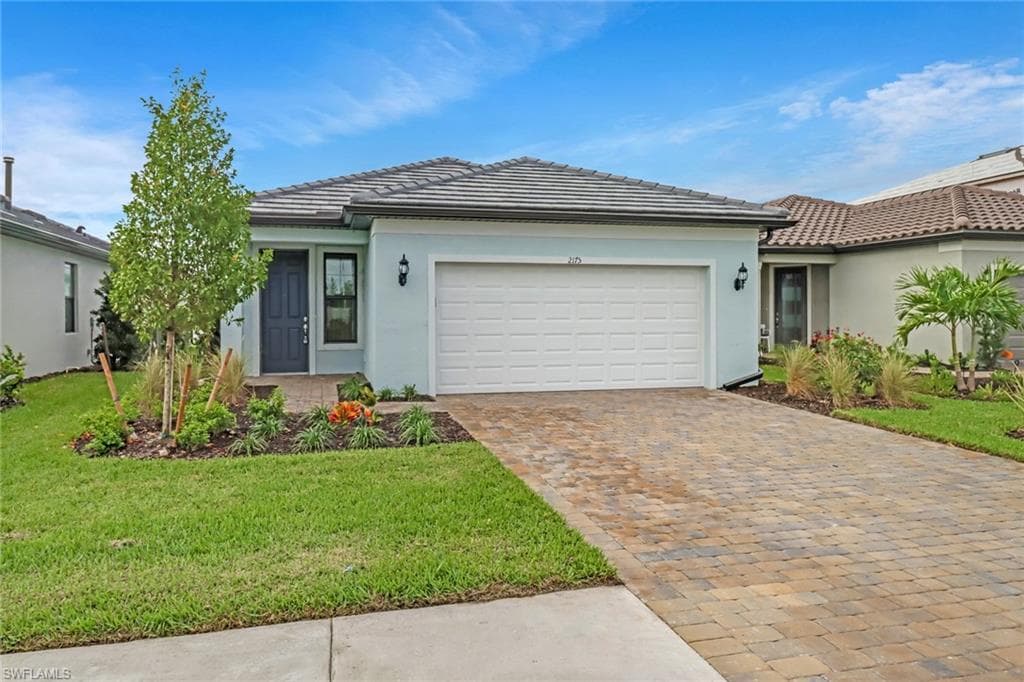 2175 Yellowfin CIR NAPLES, FL 34114