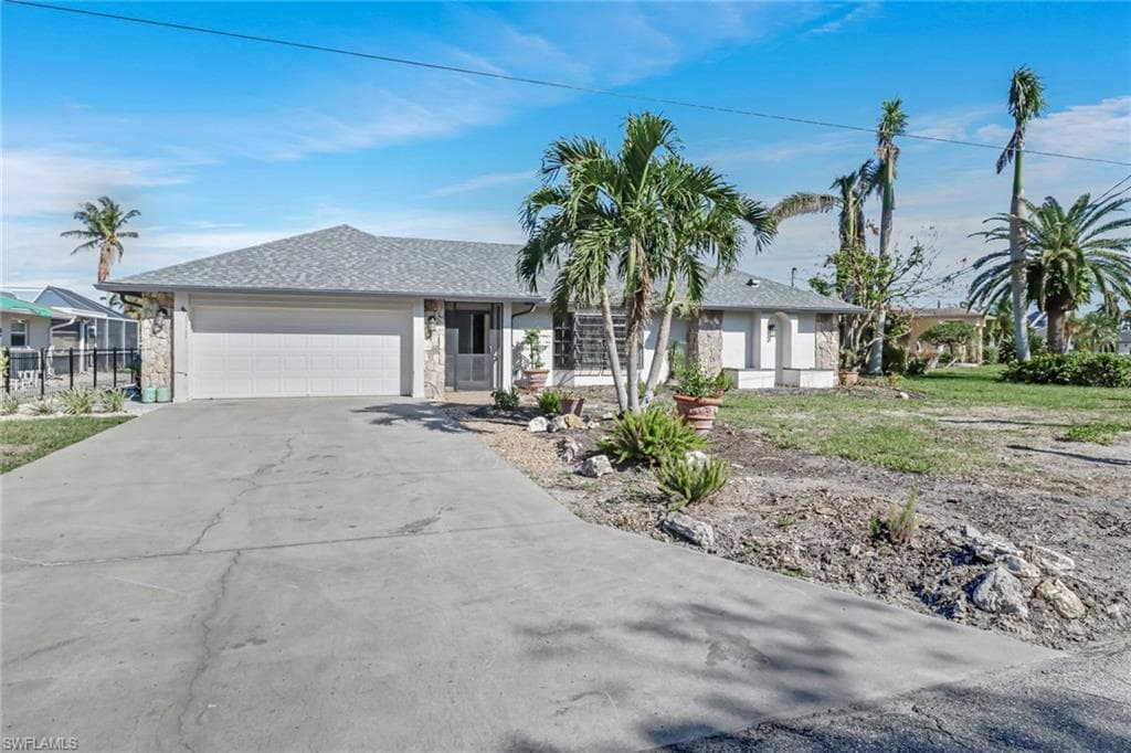 6058 Cocos DR FORT MYERS, FL 33908