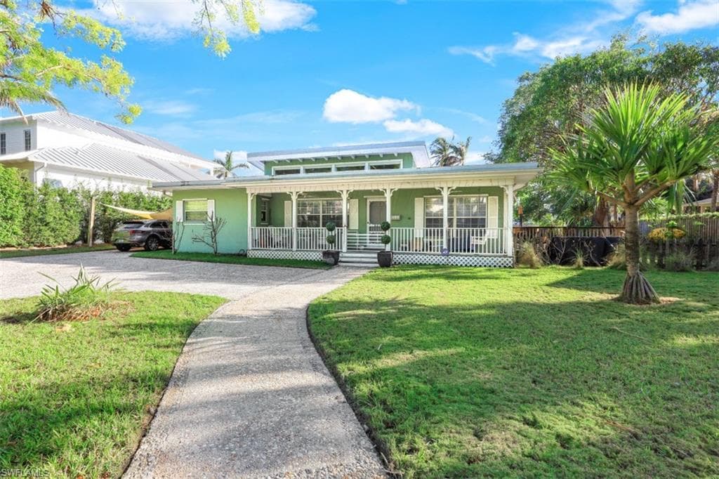 250 1st AVE N NAPLES, FL 34102