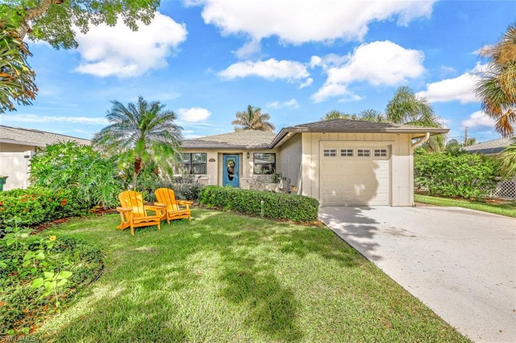 749 97th AVE N NAPLES, FL 34108